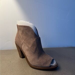 Brand New Jessica Simpson Suede Peep Toe Booties